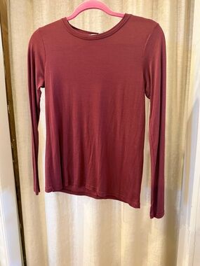 Long Sleeve Crewneck Top in Deep Wine